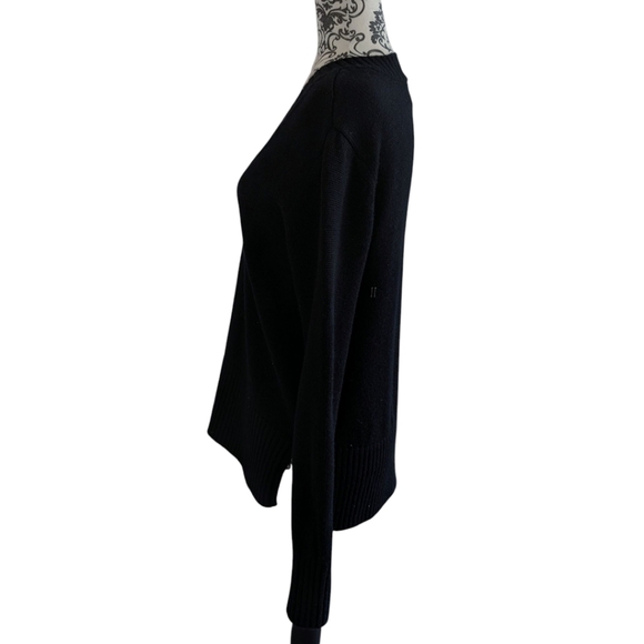 Kit and Ace Trafalgar Merino Sweater Women's S Black V Neck Effortless Capsule - Picture 4 of 8